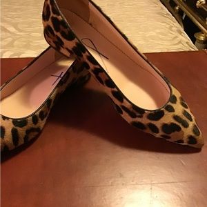 J.CREW BEAUTIFUL ANIMAL Print SHOE SIZE 7.5.
Real fur dyed NWOT